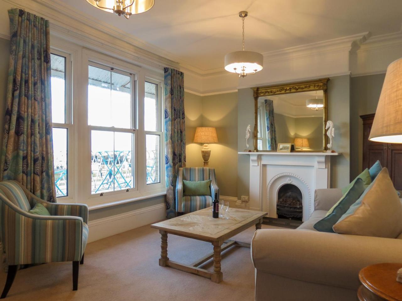 14 Market Cross Place - Beachfront Location With Lovely Sea Views - Aldeburgh Coastal Cottages Zewnętrze zdjęcie