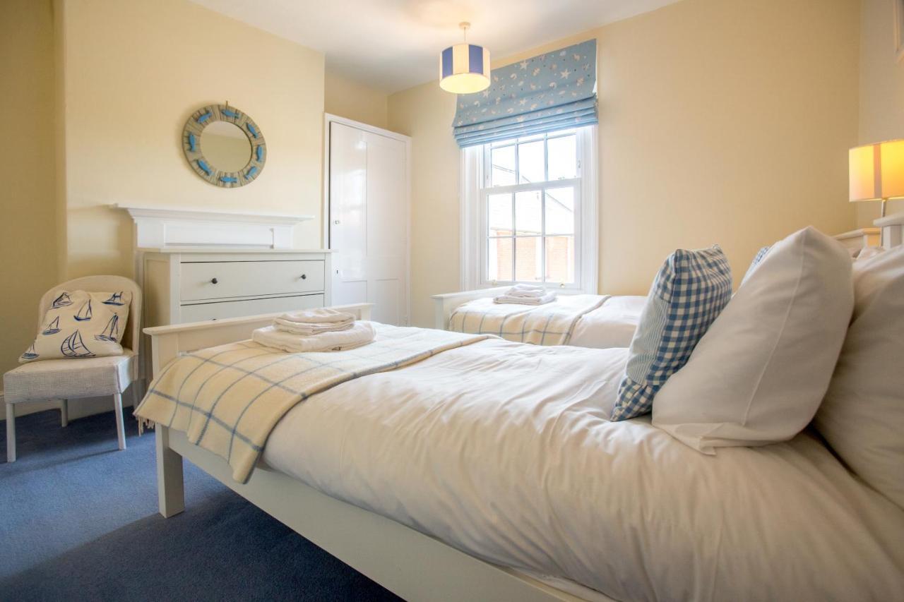 14 Market Cross Place - Beachfront Location With Lovely Sea Views - Aldeburgh Coastal Cottages Zewnętrze zdjęcie