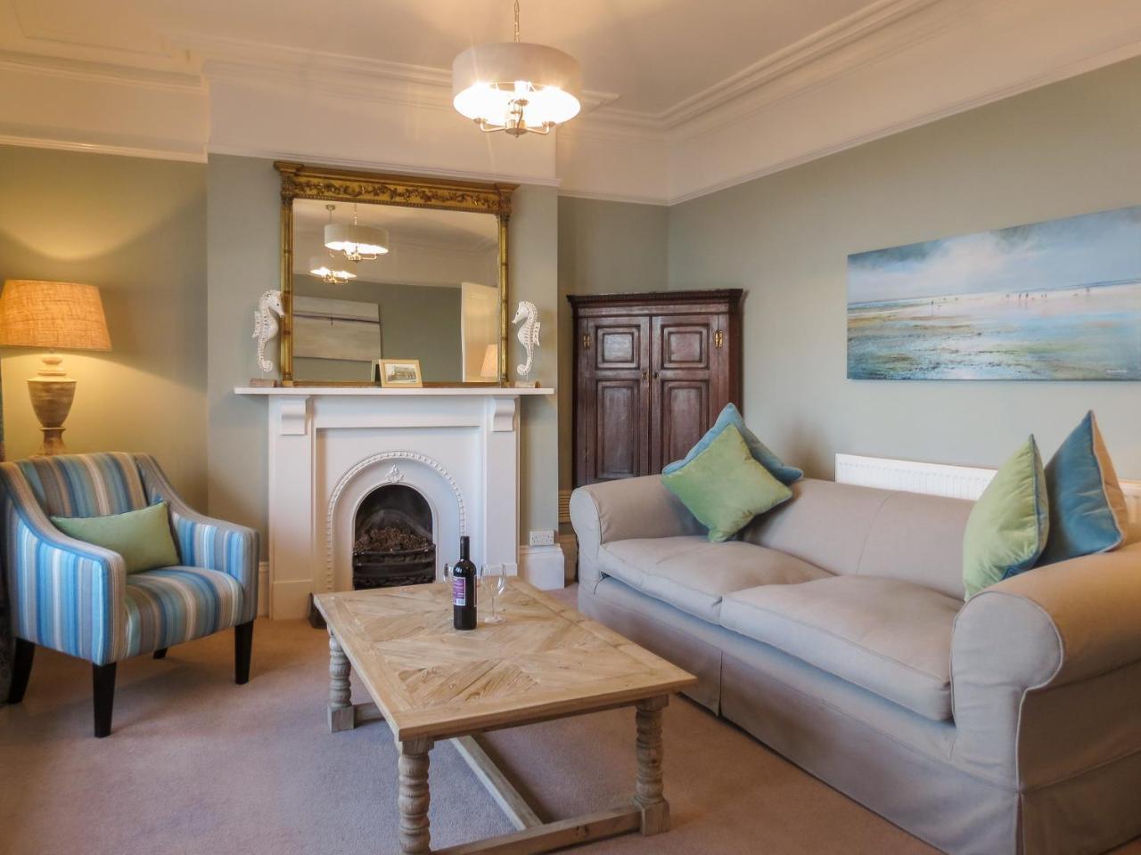 14 Market Cross Place - Beachfront Location With Lovely Sea Views - Aldeburgh Coastal Cottages Zewnętrze zdjęcie